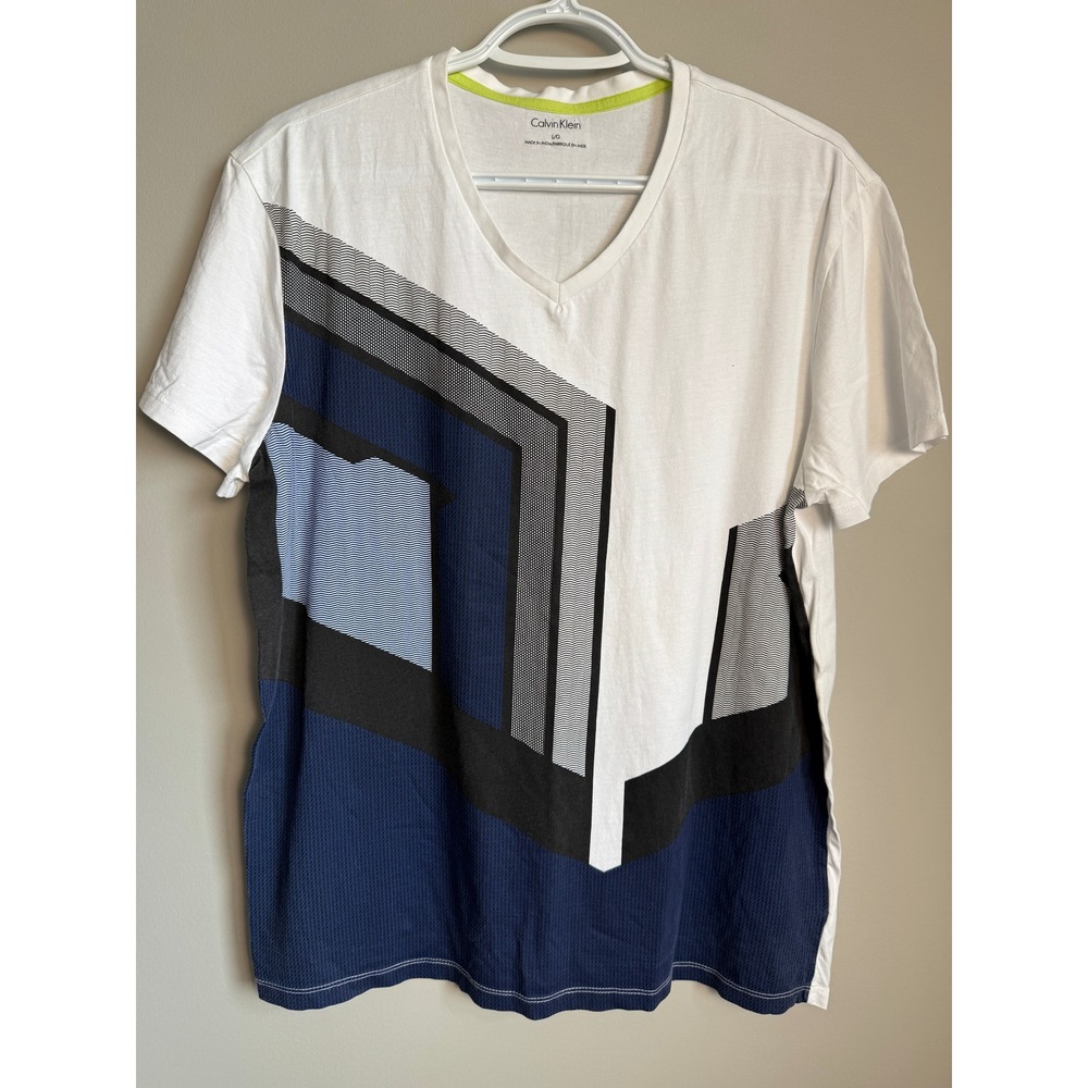 Calvin Klein V-Neck T-Shirt Geometric Abstract White Blue Mens L Preppy Casual